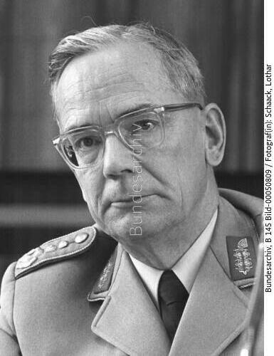 <span class="match">Ulrich de Maizière</span>, Generalinspekteur der Bundeswehr