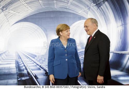 Bundeskanzlerin Merkel bei der Eröffnung des Gotthard-Basistunnels 2016