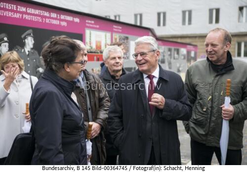 Bundespräsident Joachim Gauck: Besuch der Open-Air-Ausstellung "Revolution und Mauerfall" 2016