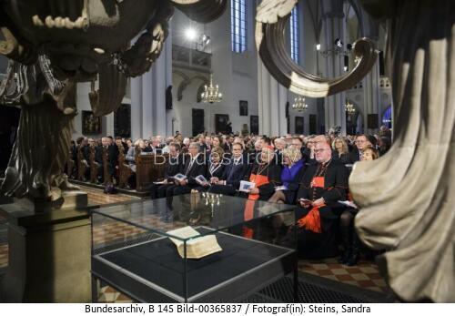 Bundespräsident Joachim Gauck beim Gottesdienst zur Eröffnung des Reformationsjubiläums (2017) 2016