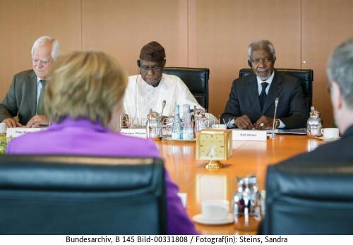 Bundeskanzlerin Merkel im Gespräch mit Africa Progress Panel 2015