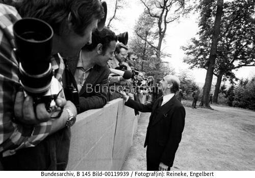 StS von Wechmar mit Journalisten 1973