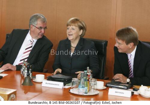 Bundeskanzlerin Merkel und BM Pofalla 2012