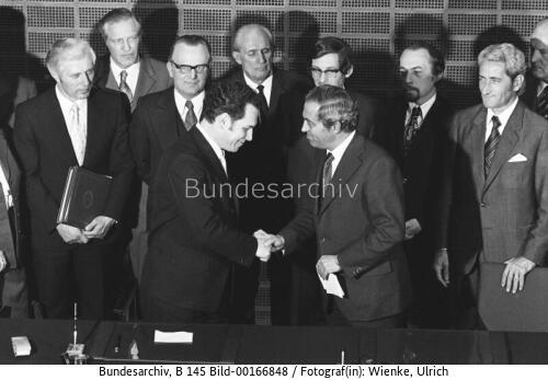 Unterzeichnung über Zahlungsverkehr zwischen BRD und DDR 1974