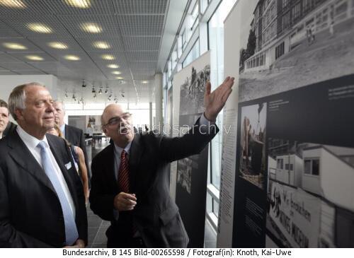 StM Neumann besucht Topographie des Terrors 2012