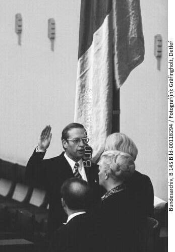Bundestagssitzung 1974 / Vereidigung von BM Gscheidle