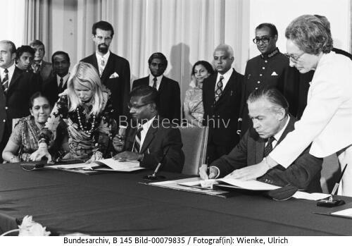 <span class="match">Sri Lanka</span>s Ministerpräsidentin Bandaranaike in Bonn 1974