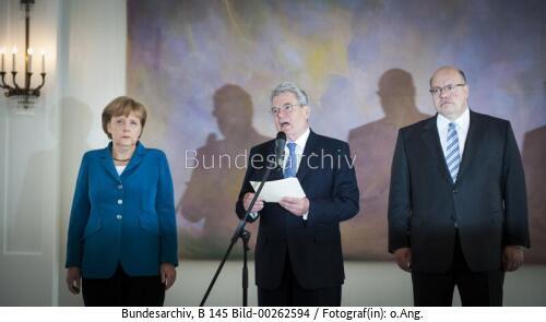 Bundespräsident Gauck: Ernennungsurkunde an BM Altmaier 2012