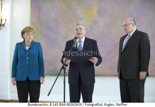 Bundespräsident Gauck: Ernennungsurkunde an BM Altmaier 2012