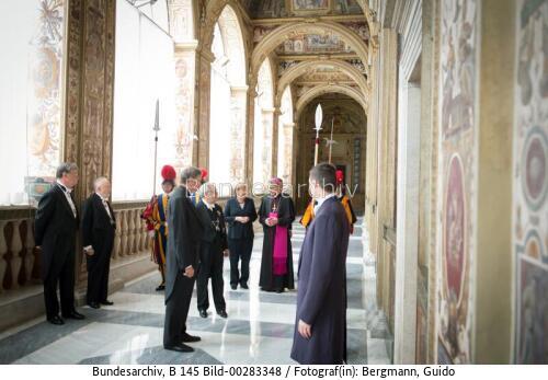 Bundeskanzlerin Merkel bei Papst Franziskus 2013
