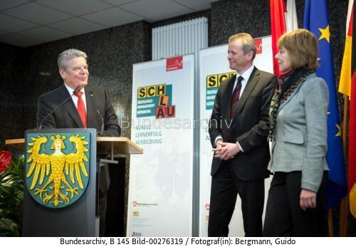 Bundespräsident Gauck besucht Koordinierungsstelle SCHLAU 2013