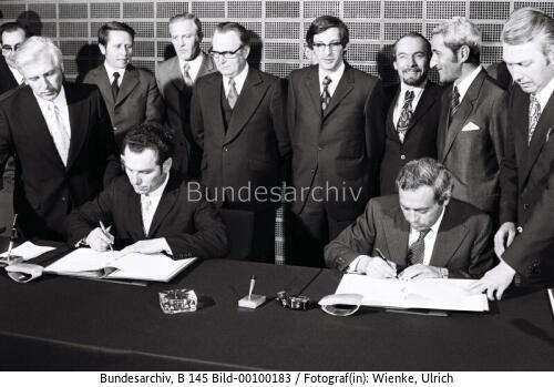 Unterzeichnung über Zahlungsverkehr zwischen BRD und DDR 1974