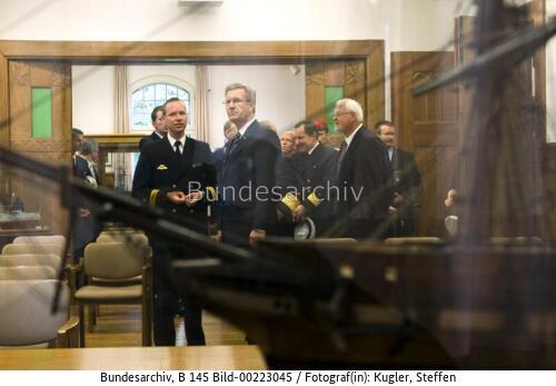 Bundespräsident Wulff  besucht Marineschule Mürwik 2010
