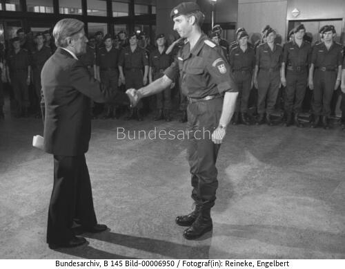 Bonn, GSG9-Ehrung, Schmidt, Wegener