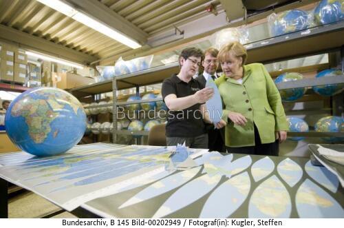Bundeskanzlerin Merkel besucht Columbus Verlag 2009