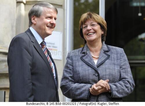 BM Schmidt besucht Robert Koch-Institut 2009