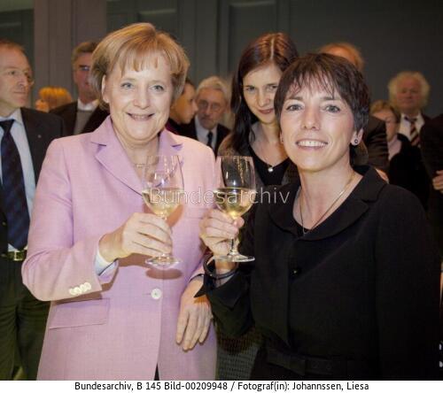 Bundeskanzlerin Angela Merkel und Landesbischöfin Margot Käßmann 2009