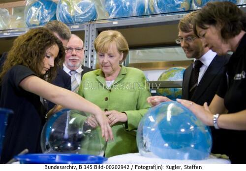 Bundeskanzlerin Merkel besucht Columbus Verlag 2009