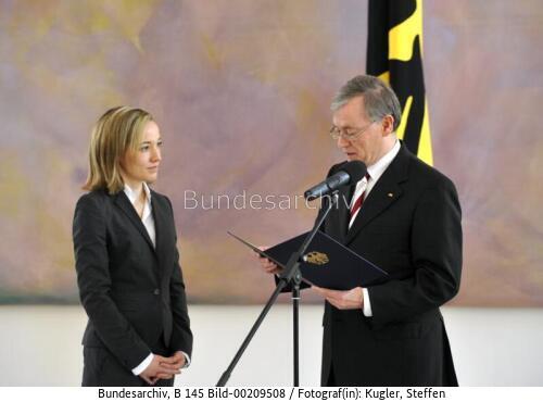 Bundespräsident Köhler überreicht Ernennungsurkunde an BM Köhler 2009