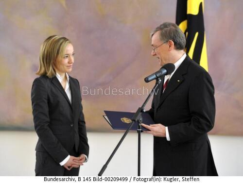 Bundespräsident Köhler überreicht Ernennungsurkunde an BM Köhler 2009