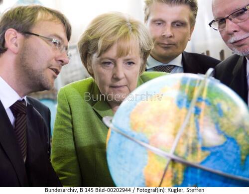 Bundeskanzlerin Merkel besucht Columbus Verlag 2009