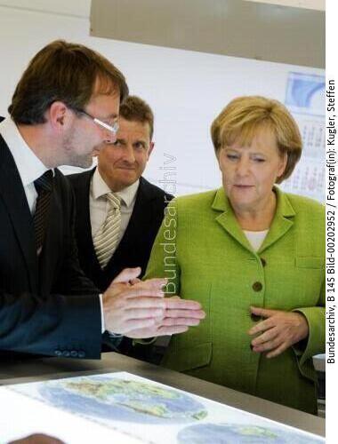 Bundeskanzlerin Merkel besucht Columbus Verlag 2009