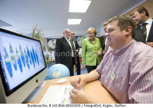 Bundeskanzlerin Merkel besucht Columbus Verlag 2009