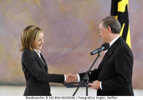 Bundespräsident Köhler überreicht Ernennungsurkunde an BM Köhler 2009