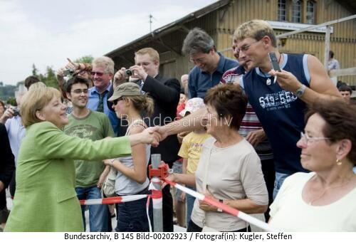 Bundeskanzlerin Merkel besucht Columbus Verlag 2009