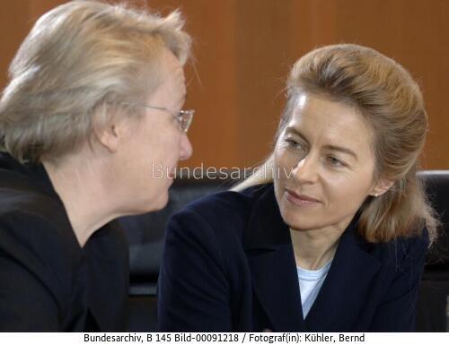 BM Schavan und BM von der Leyen 2005