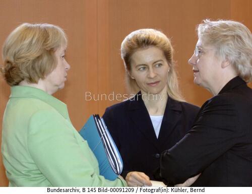 StM Böhmer, BM von der Leyen und BM Schavan 2005