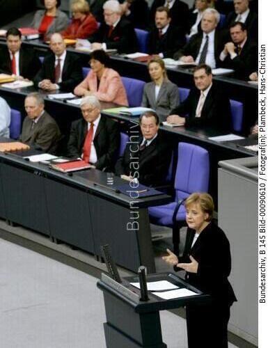 Erste Regierungserklärung von Bundeskanzlerin Merkel 2005