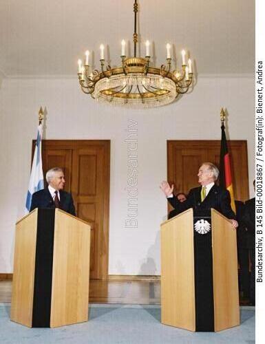 Israelischer Präsident Katsav in Berlin 2004