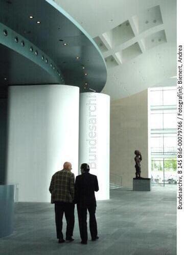 Bundeskanzler Schröder und Markus Lüpertz 2005