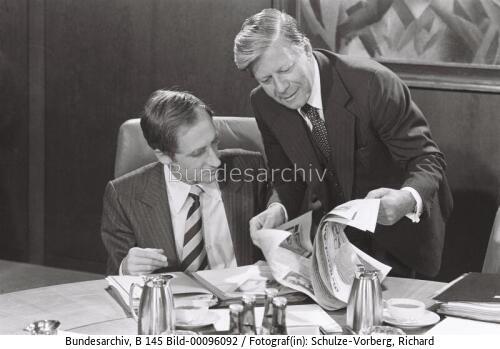 Bundeskanzler Schmidt und BM Schmude 1980