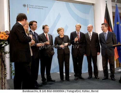 Bundeskanzlerin Angela Merkel: Amtsübergabe von StS Bela Anda an StS Ulrich Wilhelm 2005