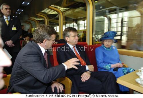 Königin  Elizabeth II. von Großbritannien in Berlin 2004