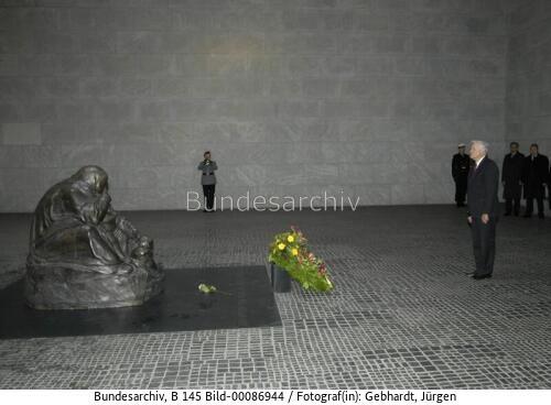Litauischer Staatspräsident Adamkus in Berlin 2005