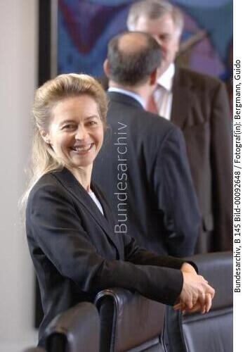 BM von der Leyen 2005