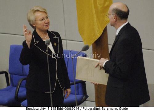 Bundestagssitzung / Vereidigung BM Schavan 2005