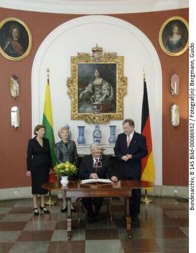 Litauischer Staatspräsident Adamkus in Berlin 2005