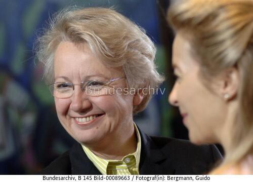 BM Schavan und BM von der Leyen