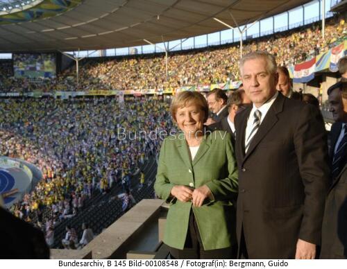 Bundeskanzlerin Merkel besucht WM-Fußballspiel 2006