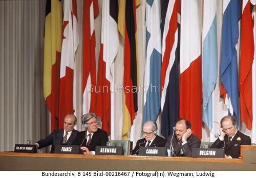 Bundeskanzler Helmut Schmidt: NATO-Gipfelkonferenz in London 1977