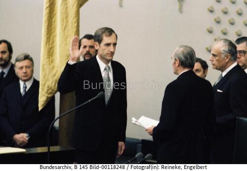 Bundestagssitzung 1978 / Vereidigung von BM Schmude
