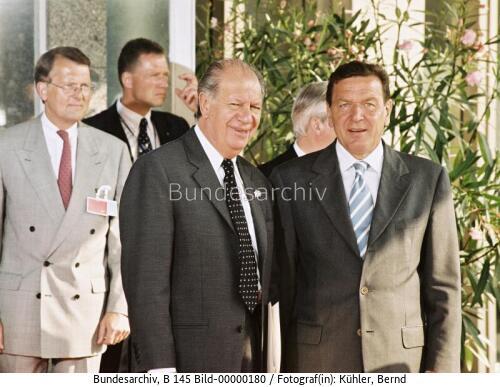 Konferenz "Modernes Regieren im 21. Jahrhundert" in Berlin 2000 / Bundeskanzler Schröder und Präsident Escobar