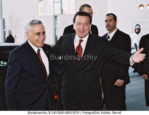 Israelischer Präsident Katsav in Berlin 2002