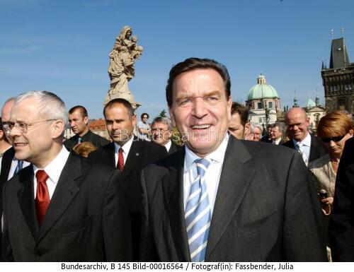 Bundeskanzler Schröder in der Tschechischen Republik 2003