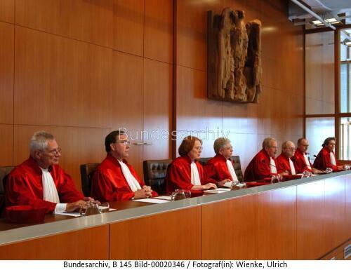 Bundesverfassungsgericht / Zweiter Senat 2003