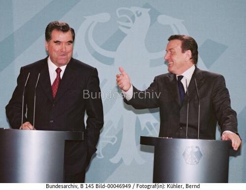 Tadschikischer Präsident Rachmonow in Berlin 2003